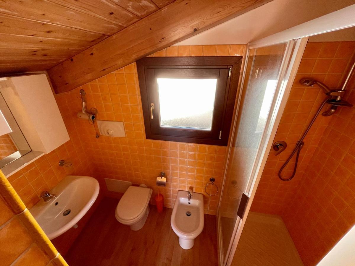 Domo Is Solus - Affittacamere - Living Sant'Antioco Exterior photo