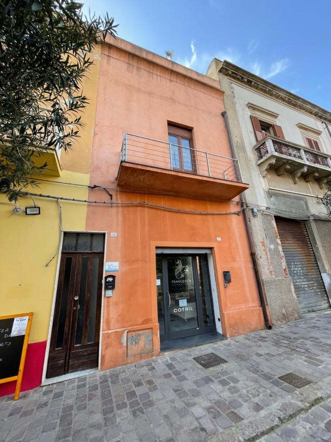 Domo Is Solus - Affittacamere - Living Sant'Antioco Exterior photo