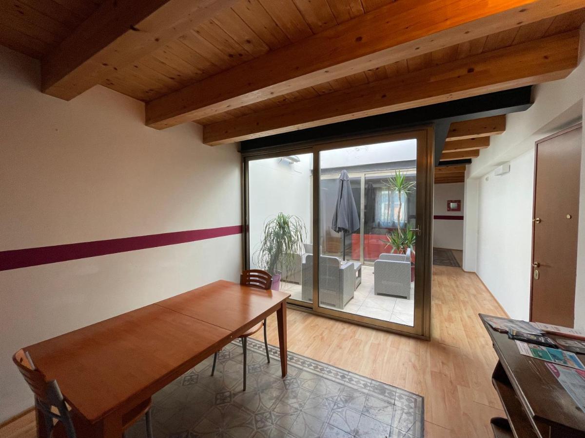 Domo Is Solus - Affittacamere - Living Sant'Antioco Exterior photo