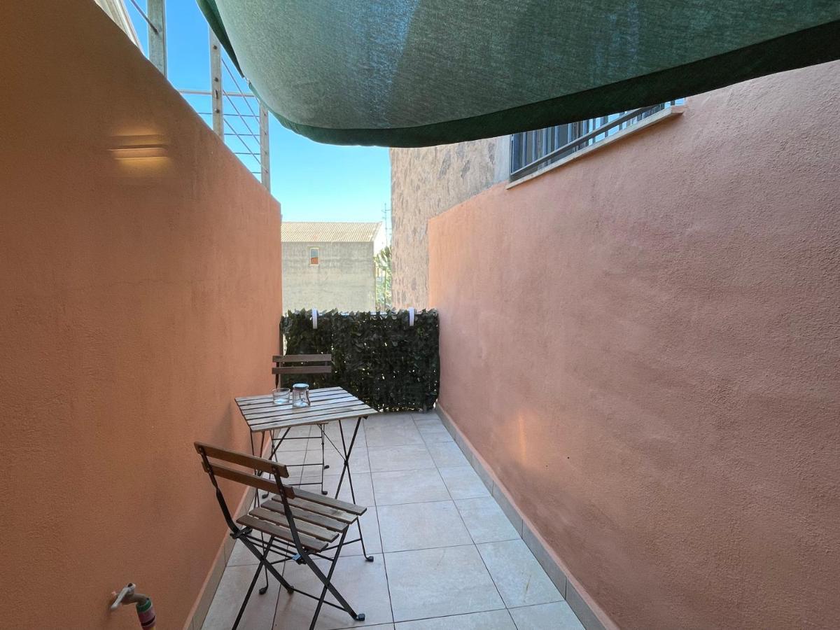 Domo Is Solus - Affittacamere - Living Sant'Antioco Exterior photo