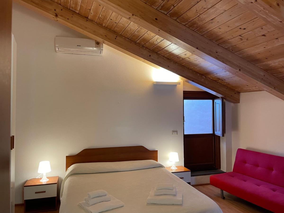 Domo Is Solus - Affittacamere - Living Sant'Antioco Exterior photo