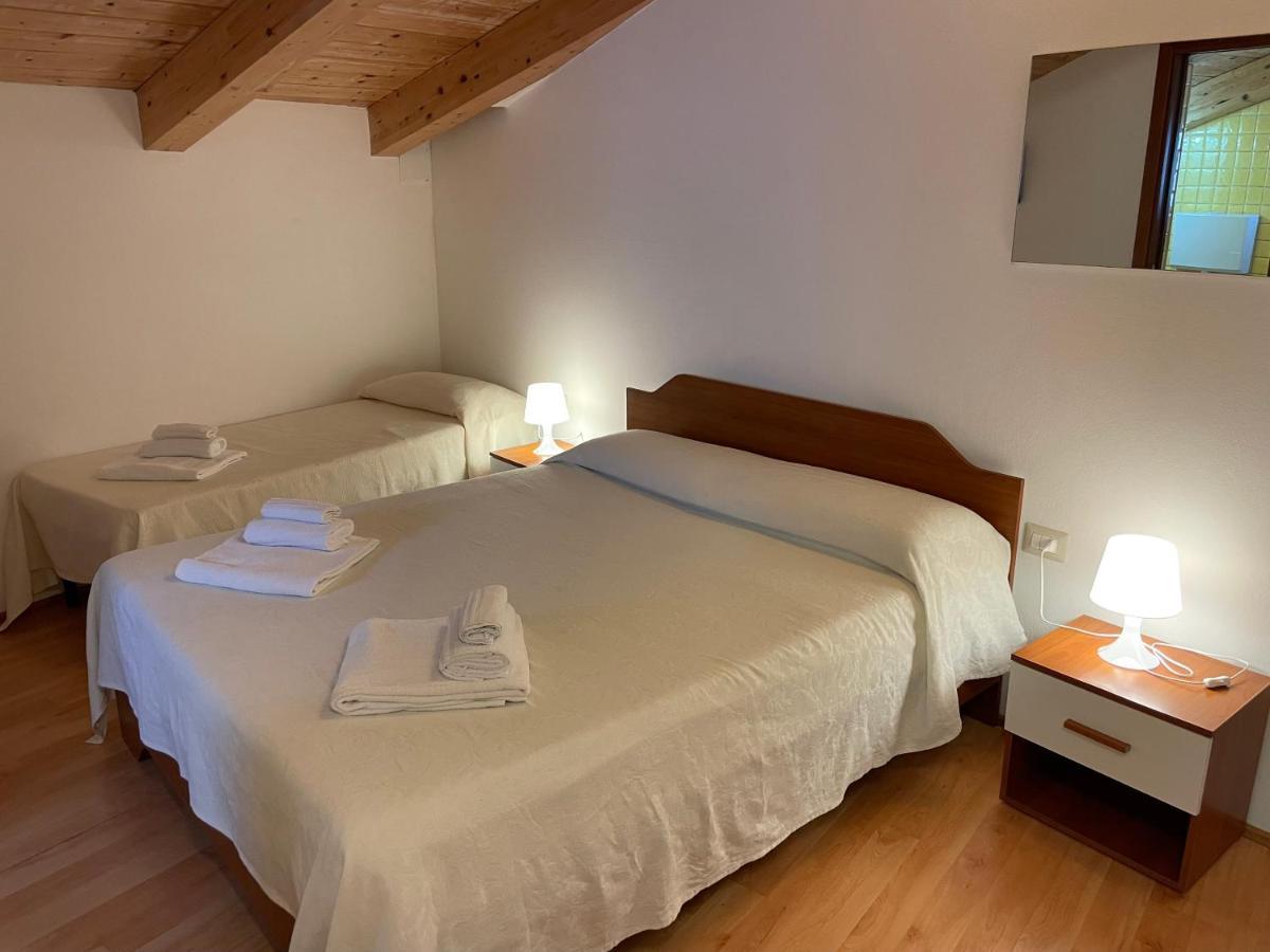 Domo Is Solus - Affittacamere - Living Sant'Antioco Exterior photo
